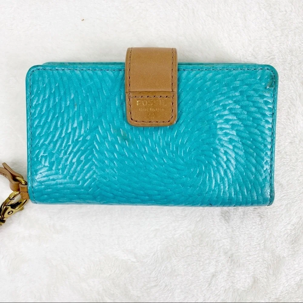 Fossil leather small